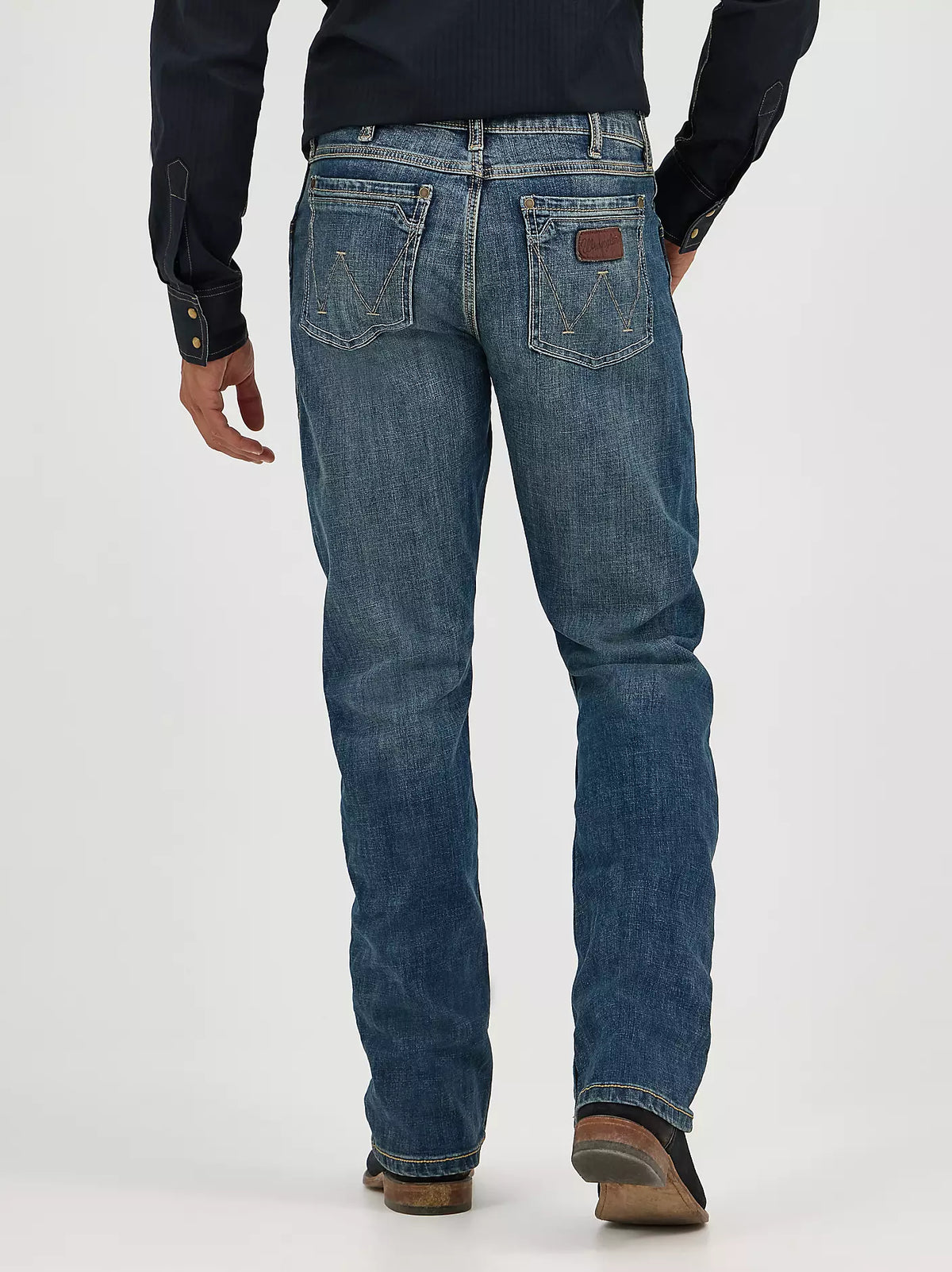 Wrangler Retro® Slim Boot Jean Layton