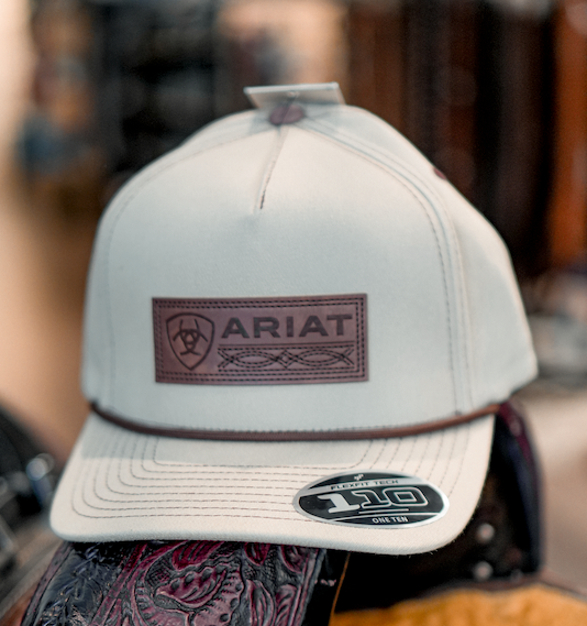 Casquette Ariat beige avec corde