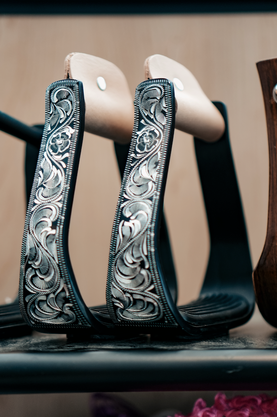 Étriers en aluminium noir Western Rawhide